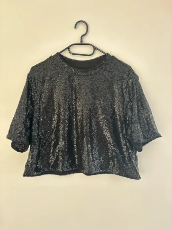 T shirt sequins