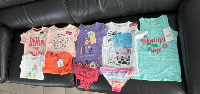 Lot t-shirt + maillot de bain fille 3 ans
