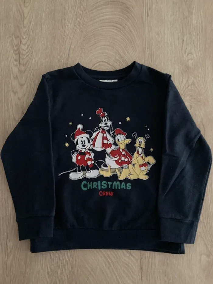 Pull de Noël Disney