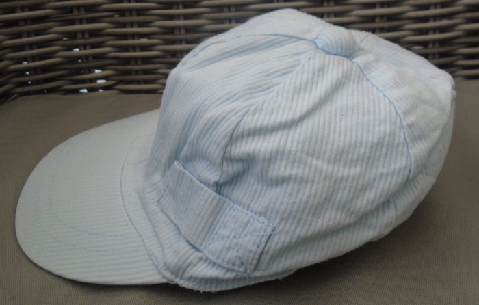 Jolie casquette bleu blanc garçon T47 - photo numéro 4