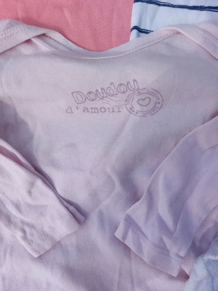 Lot 18 mois bodies pyjama grenouillère velours - photo numéro 2