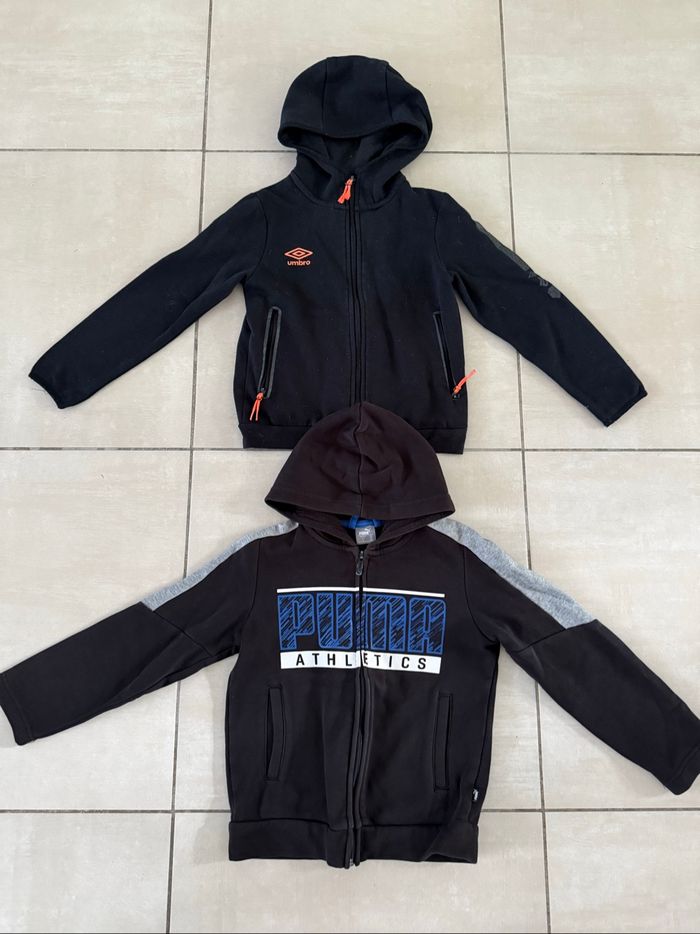 Lot de 2 gilets noirs de marque Umbro et Puma taille 8 ans