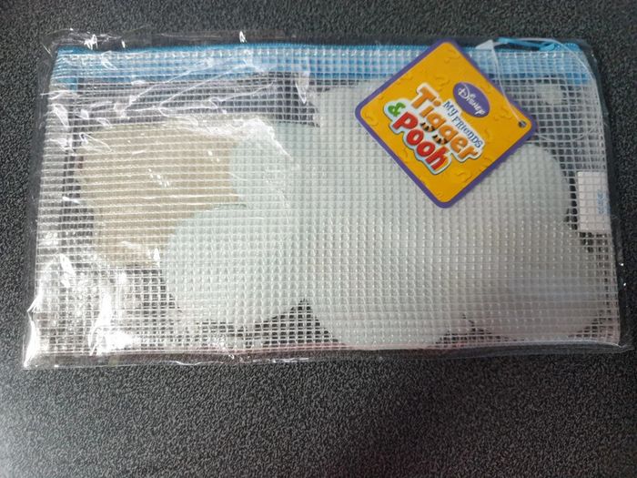 Trousse fine Winnie l'ourson disney NEUF - photo numéro 2