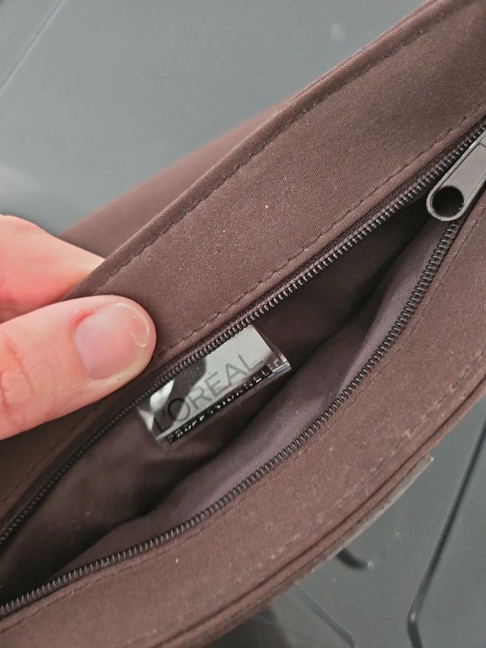 Pochette marque L’Oréal - photo numéro 4