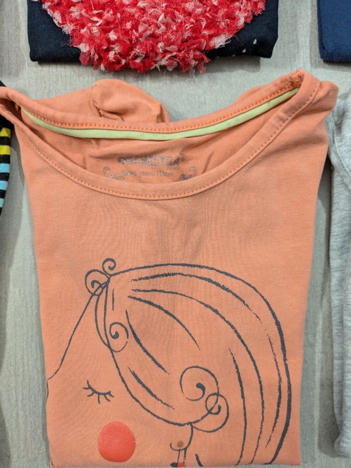 Lot de tee-shirts 5/6 ans - photo numéro 3