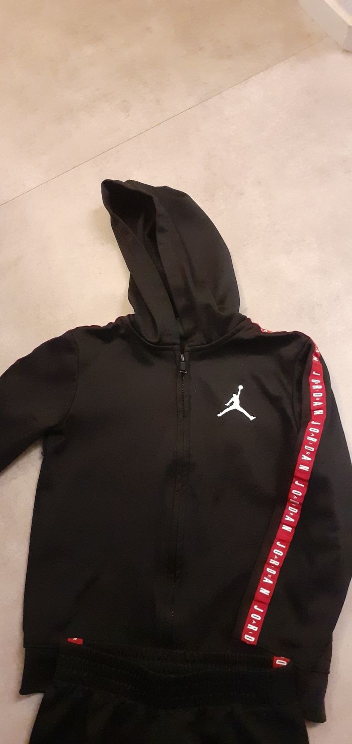 Ensemble jordan veste et panralon 6 7 ans - photo numéro 3
