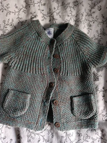 Gilet manches courtes en laine petit bateau vert et marron 81cm