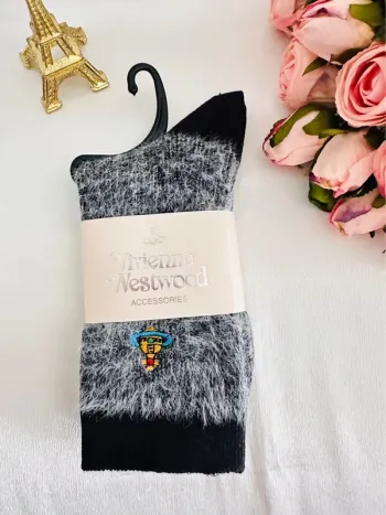 🧦 Chaussettes Vivienne Westwood noires effet duveteux – Logo brodé – Made in Japan