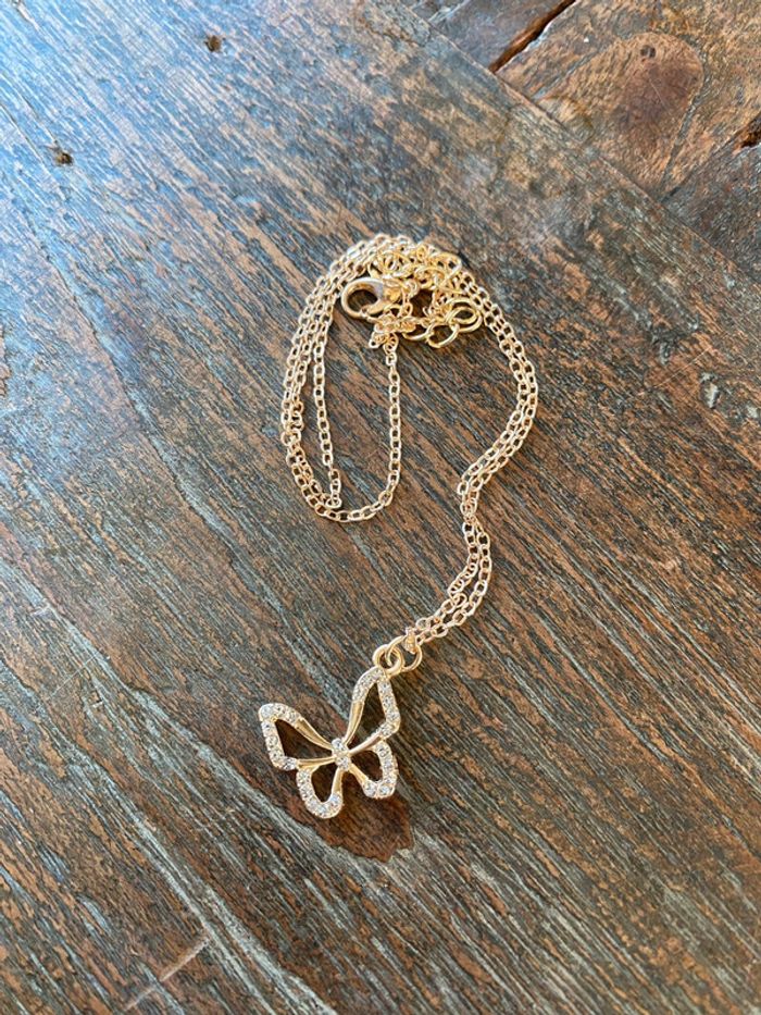 Magnifique collier réglage avec pendentif en papillon avec strass - photo numéro 3