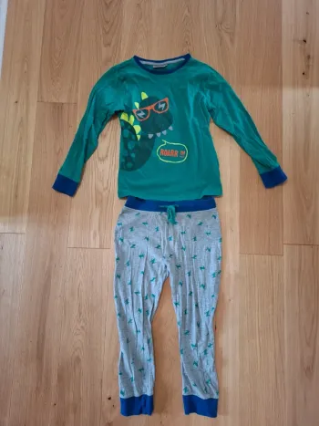 Pyjama fin d’été dinosaures 7/8ans Très bon état