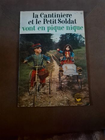 La cantinière et le petit soldat vont en pique nique