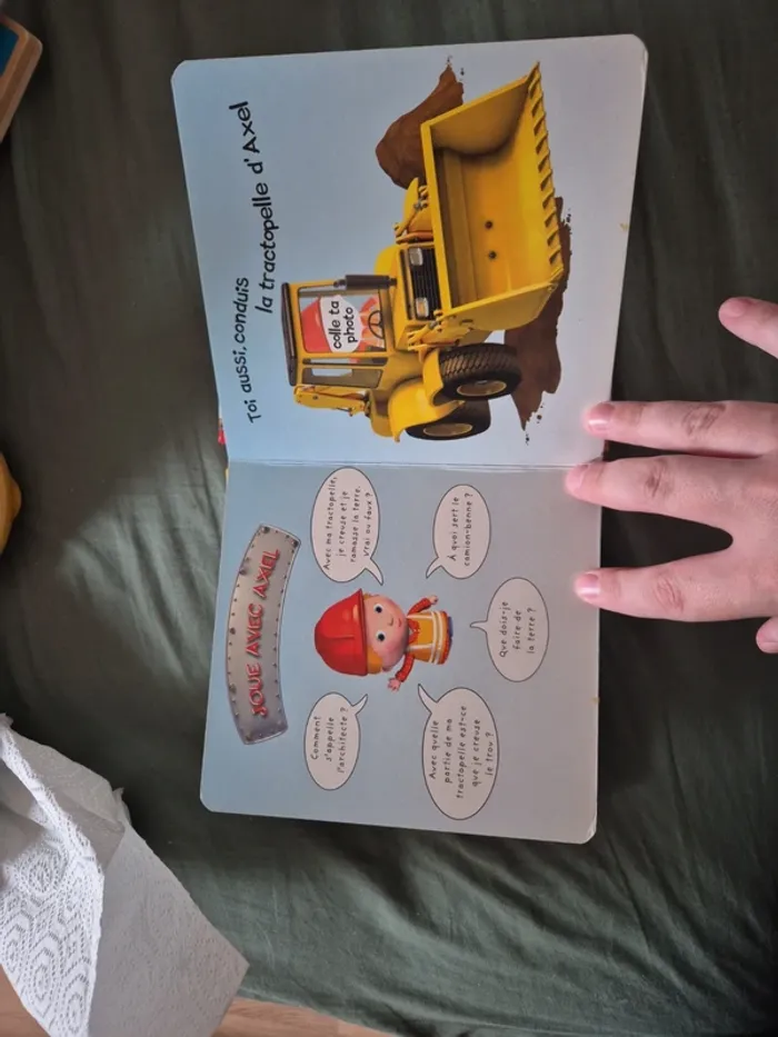 Livre ptit garçon la tractopelle d'axel - photo numéro 8