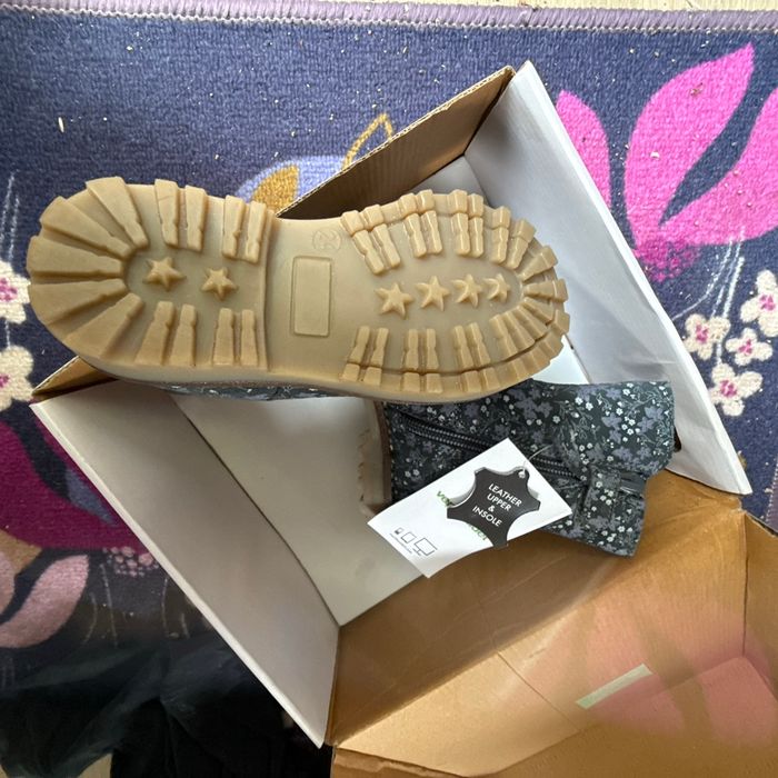 Jolie bottines vertbaudet neuves avec étiquette pointure 24 - photo numéro 6
