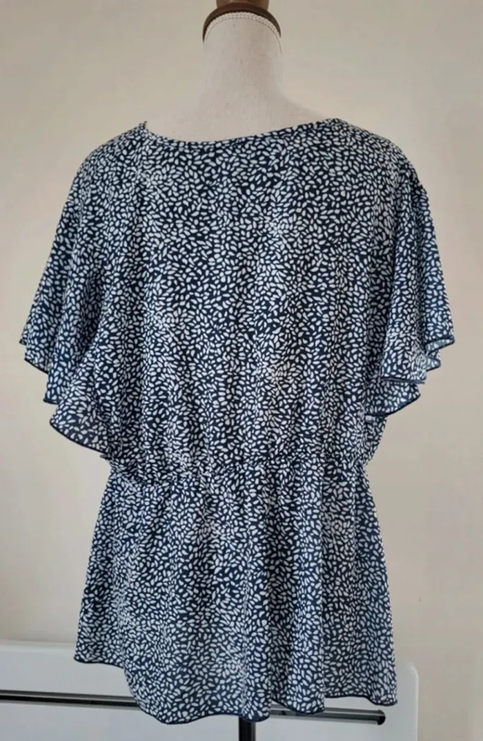 Blouse manches courtes bleue marine et blanche Shein Curve Taille 3XL ou 46 - photo numéro 5