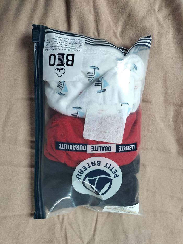 NEUF : lot de 3 slips Petit Bateau