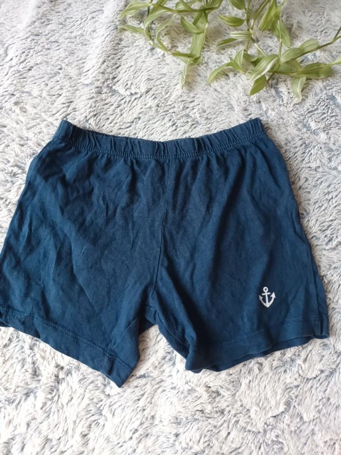 Short bleu 3ans