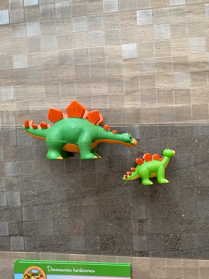 Livre le stégosaure et 2 figurines altaya le monde des dinosaures - photo numéro 7