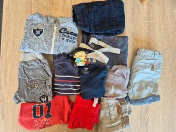Lot de vêtements  taille 12 mois