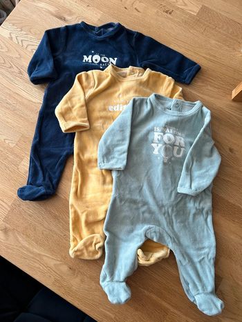 Lot 3 pyjamas