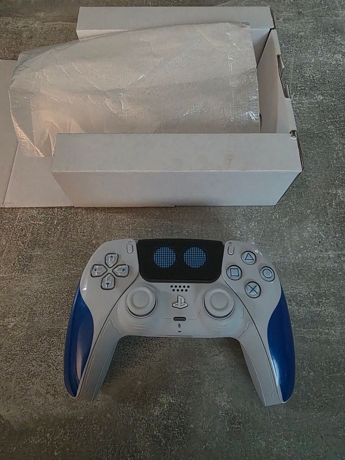 Manette ps5 astrobot customisee