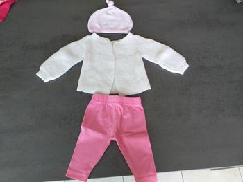 Bonnet , gilet , leeging