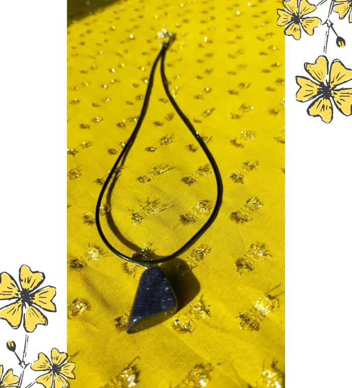 Pendentif pierre noire scintillante style galet – élégant et mystérieux - photo numéro 3