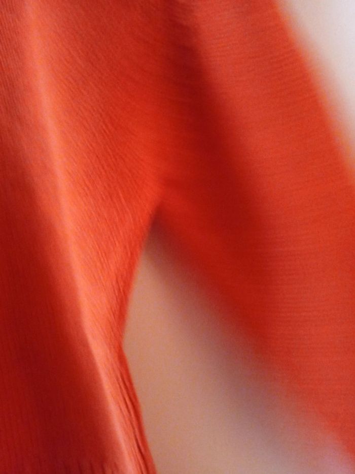 Joli pull orange. Hema. 3 ans - photo numéro 5