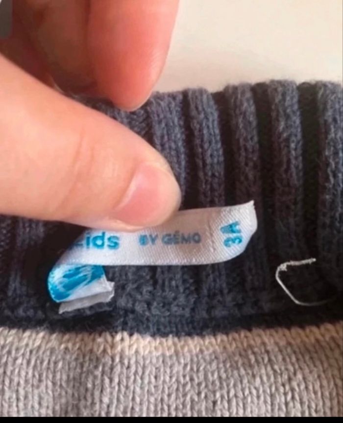 Gilet zippé BON ÉTAT pour garçon taille 3 ans couleurs gris et bleu marine - photo numéro 7
