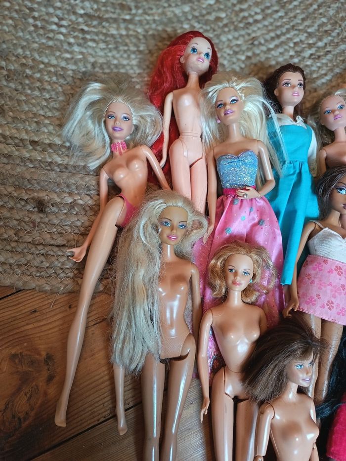 Lot de barbie/ poupées - photo numéro 2