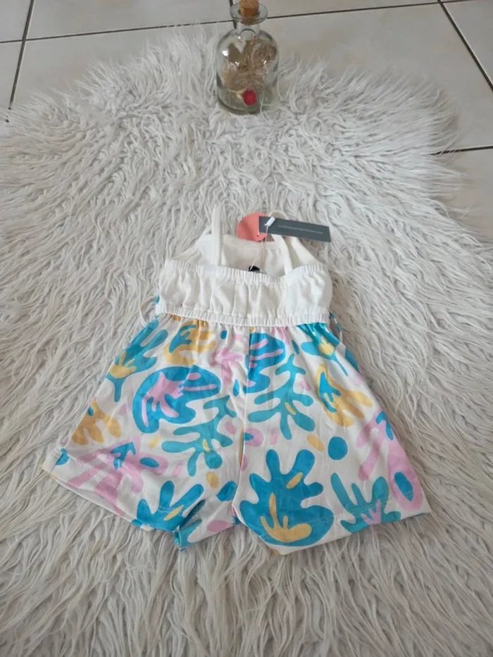 🤗 Combishort fille T.6/9mois Neuve - photo numéro 4
