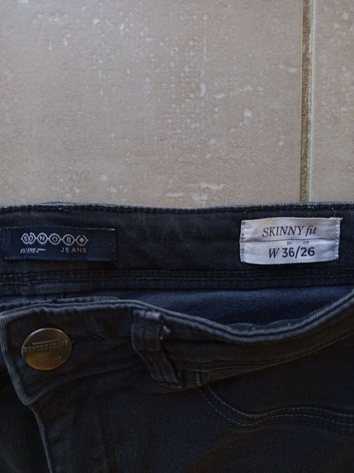 Très beau jean skinny comme neuf noir. - photo numéro 2