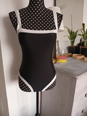 Maillot de bain 1 pièce noir et blanc 