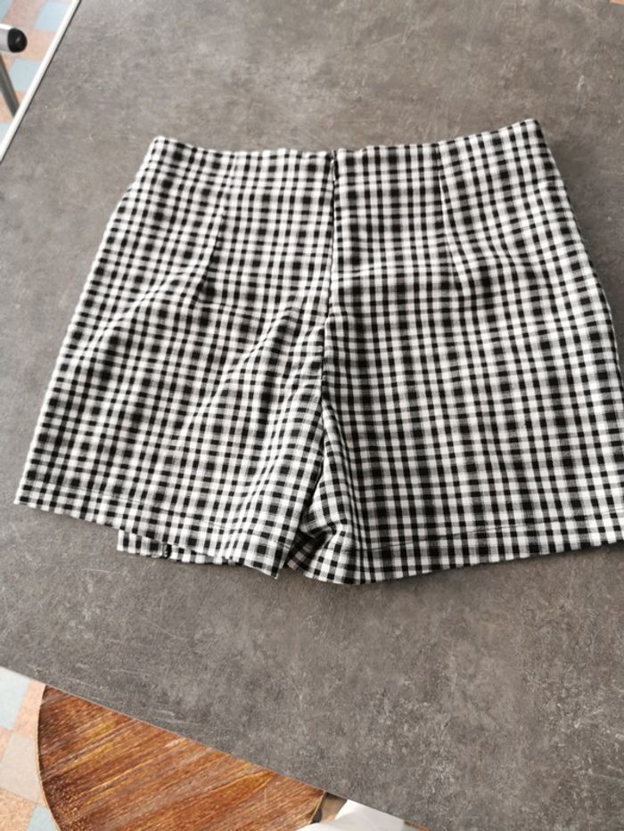 Jupe short bershka taille 34 - photo numéro 3