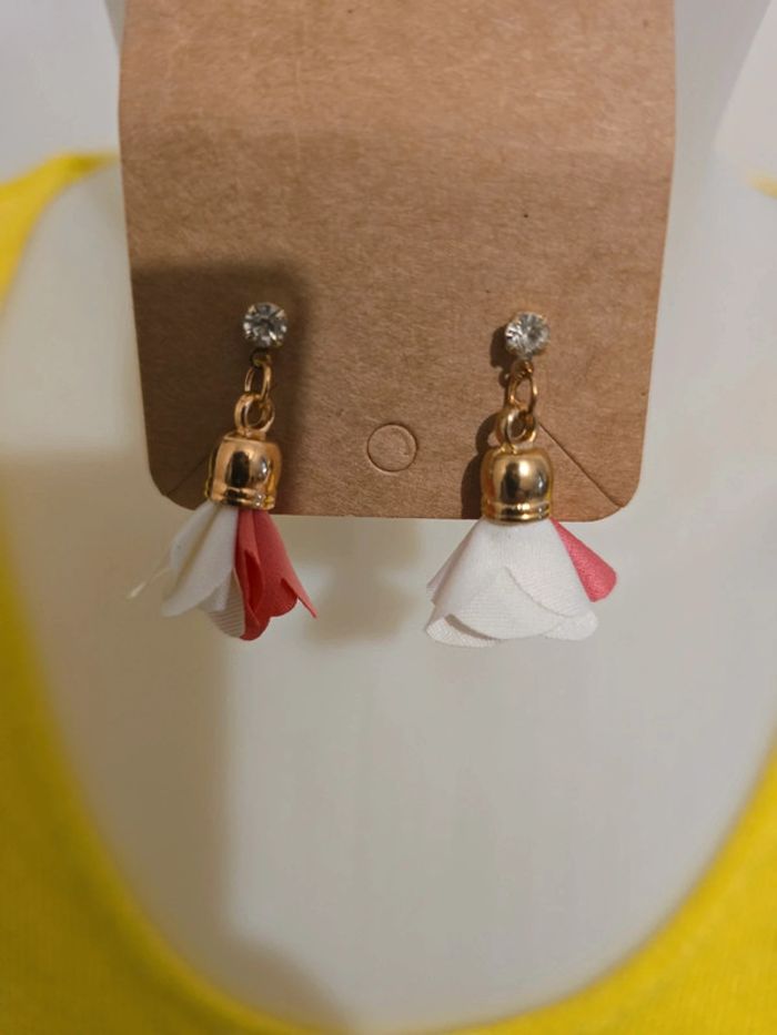 Magnifique paire de boucles d'oreilles neuf - photo numéro 3