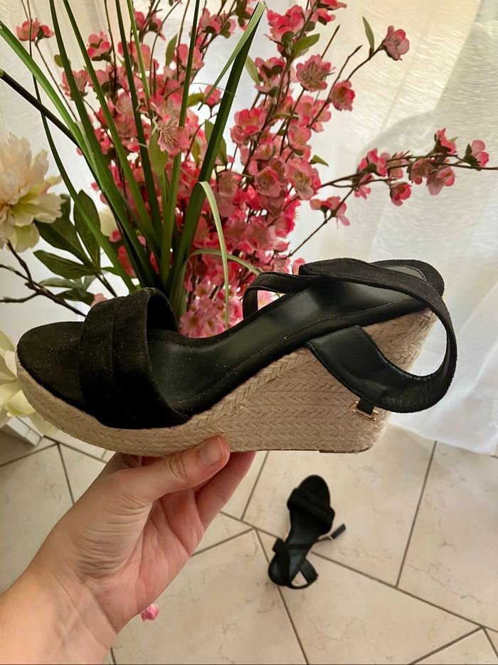 Chaussures compensées noires T.40-41 - photo numéro 7