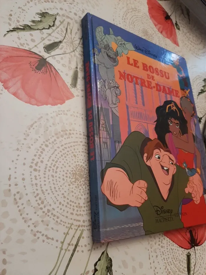 Gros livre disney le bossu de notre dame - photo numéro 2