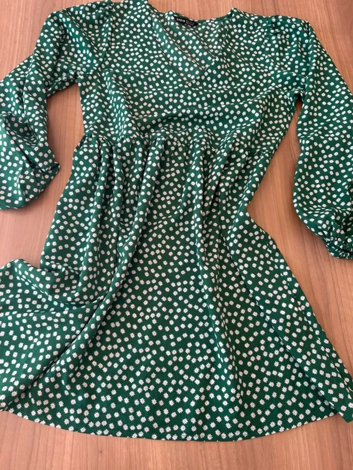 Robe verte fleurie SHEIN taille XS - photo numéro 4