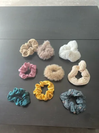 Lot de 9 chouchous et 7 rubans pour cheveux neuf