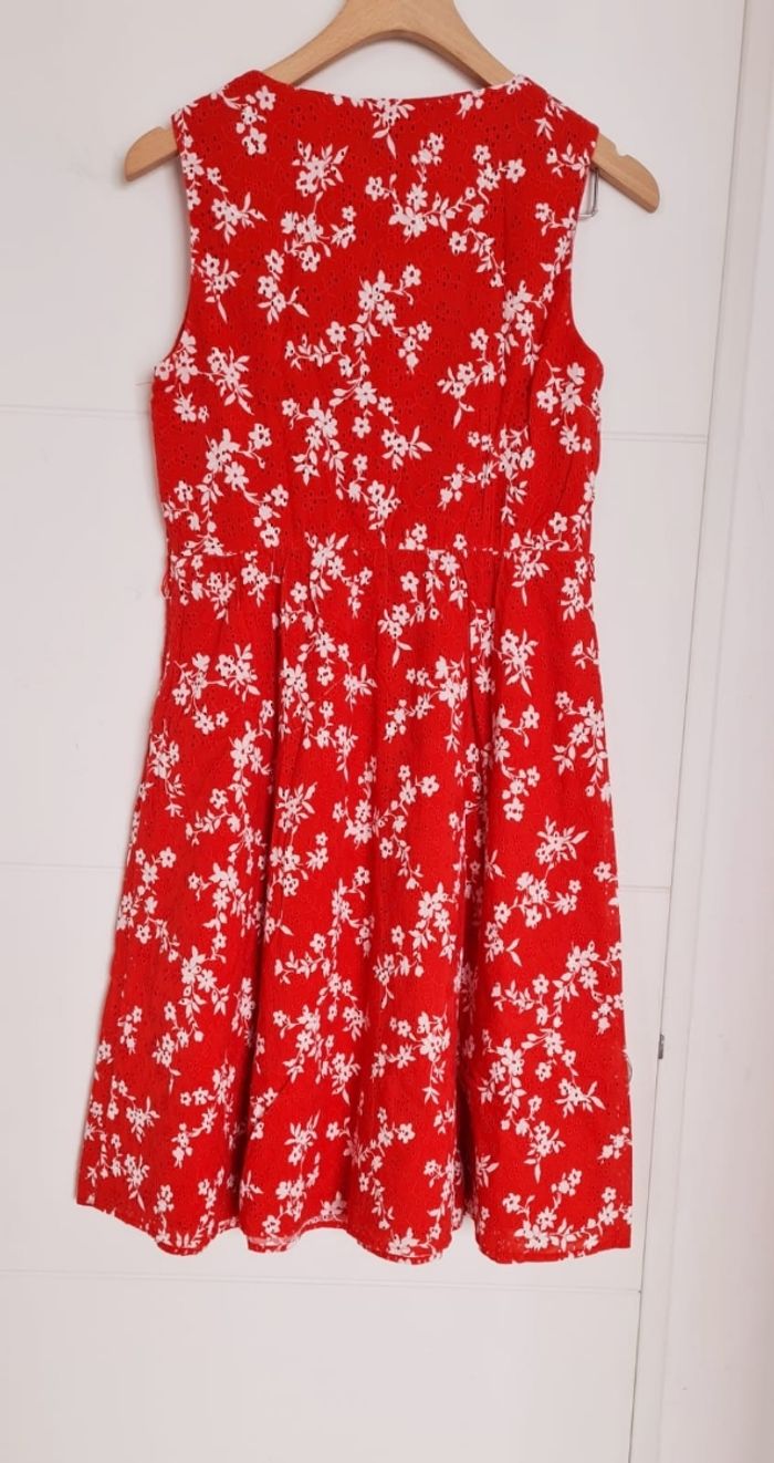 Robe d'été en broderie anglaise - photo numéro 2