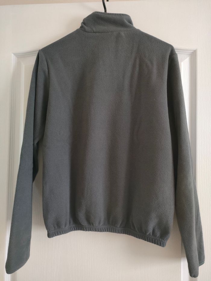 Pull polaire en très bon état - photo numéro 2