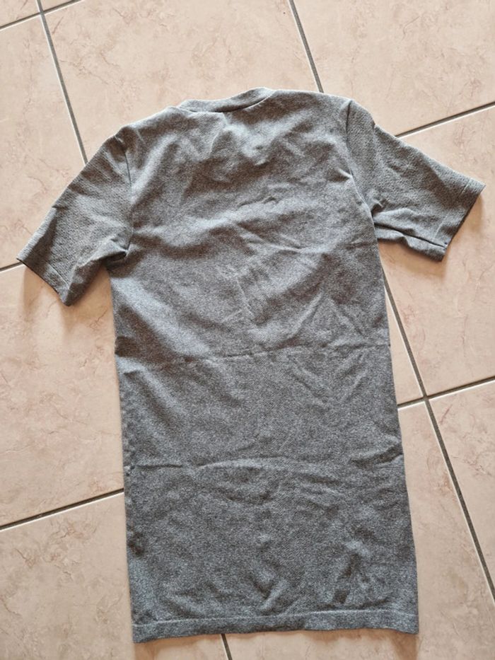 Tee shirt domyos neuf - photo numéro 3