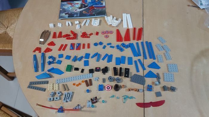 Lego Marvel Super Heroes 76076 La poursuite en avion de Captain América - photo numéro 10