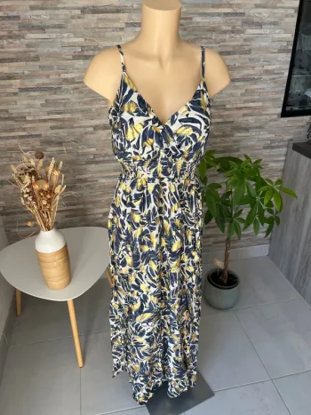 Robe longue dorée et marine