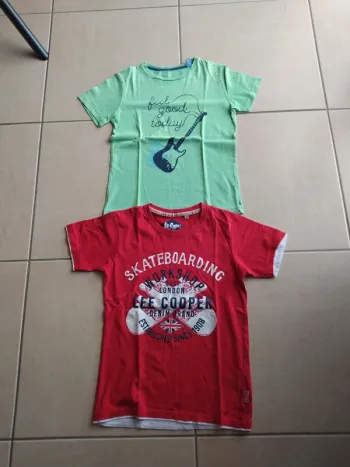 Lot de deux t-shirts d'été manches courtes garçons taille 10 ans marque Okaïdi