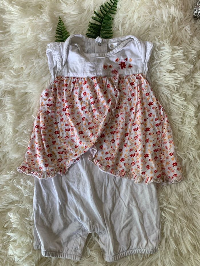 Gros lot 7 tenues été fille 6 m - photo numéro 9