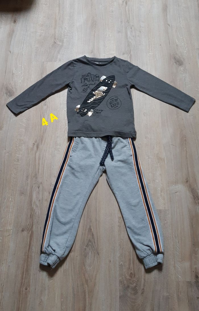 Jogging et t-shirt  4A