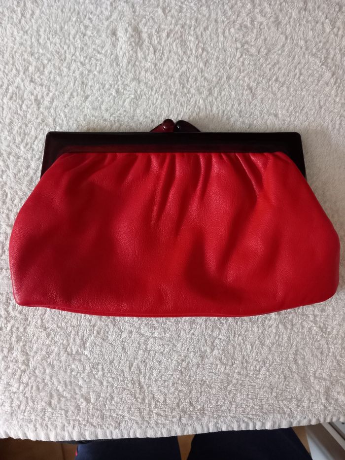 Pochette rouge cuir