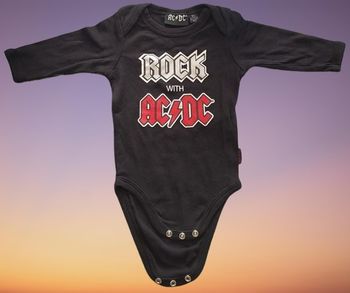 Joli body AC/DC de chez Kiabi - Taille 9 mois (69/72 cm)