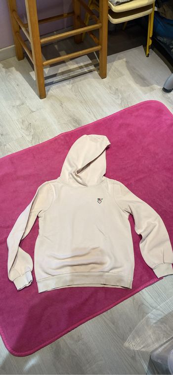 Sweet à capuche