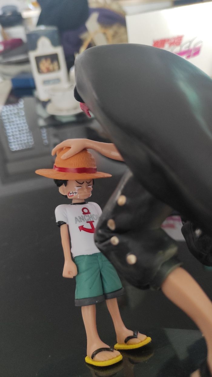 Figurine one pièce shanks et Luffy - photo numéro 3